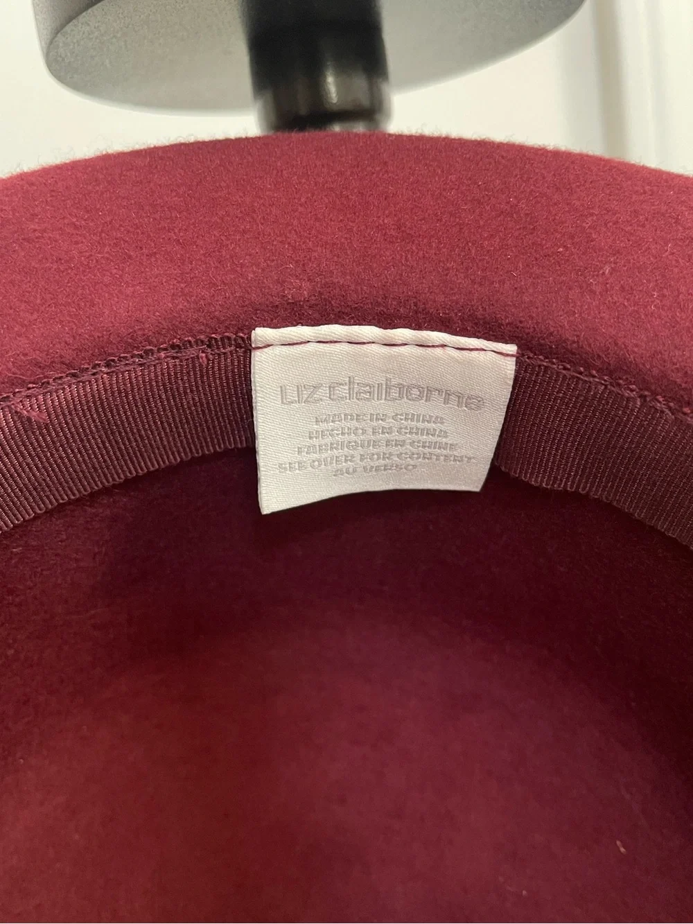 VTG Burgundy Liz Claiborne 100% Wool Cloche Hat with 3D Floral Accent & Hat Box - Picture 9 of 9